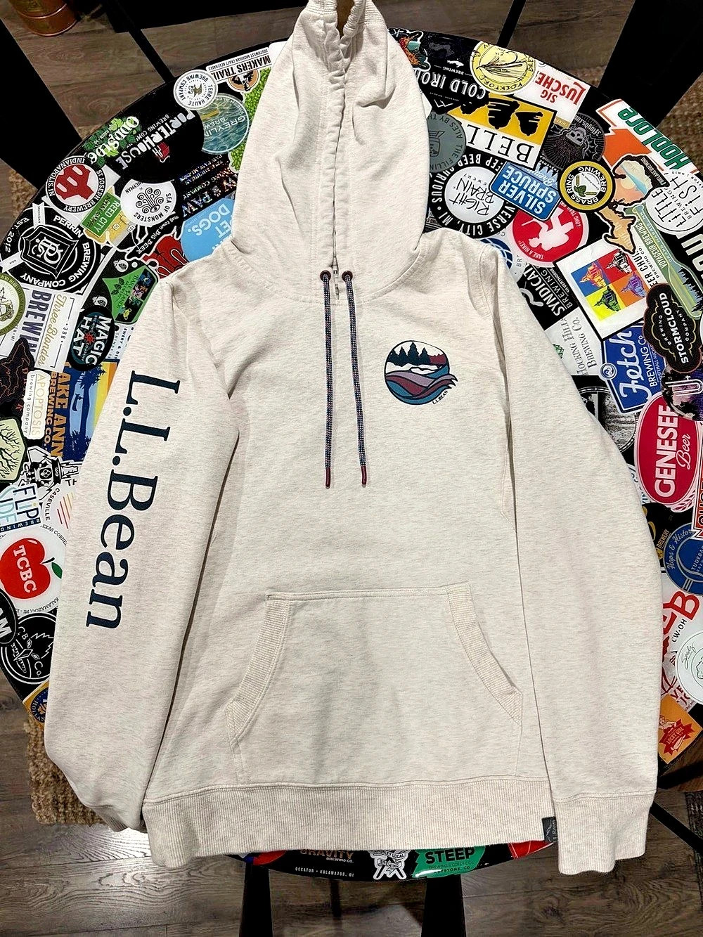 L.L.Bean Graphic Hooded Sweatshirt Cream & Blue XS